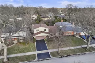 304 E Hiawatha Trail, Mount Prospect, IL 60056 - Photo 34