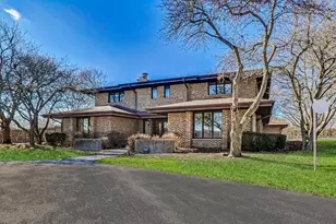 [Address not provided], Libertyville, IL 60048 - Photo 2