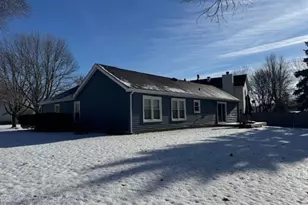 2301 Providence Ct, Naperville, IL 60565 - Photo 4