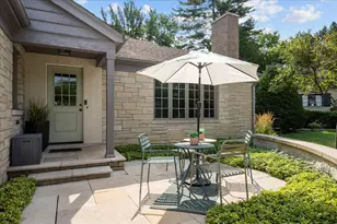 416 Pine Manor Dr, Wilmette, IL 60091 - Photo 2