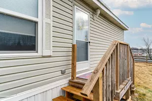 600 Hillcrest St, Crystal Lake, IL 60014 - Photo 2