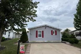 607 Park Ave, Belvidere, IL 61008 - Photo 2