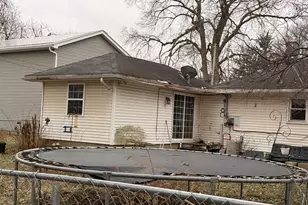 407 N 1st St, Fairbury, IL 61739 - Photo 4