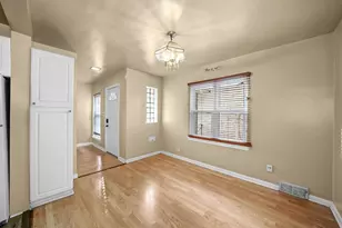 3110 W Jarvis Ave, Chicago, IL 60645 - Photo 6