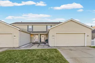 3915 Balmoral Dr, Champaign, IL 61822 - Photo 2