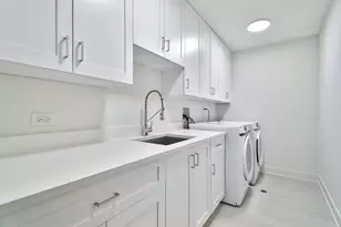 5256 W Newport Ave, Chicago, IL 60641 - Photo 28