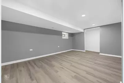 9549 S Calumet Avenue, Chicago, IL 60628 - Photo 26