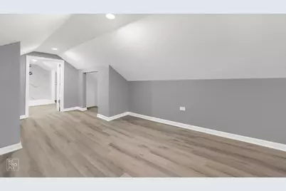 9549 S Calumet Avenue, Chicago, IL 60628 - Photo 20