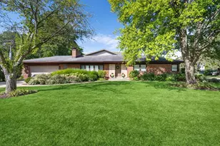 824 Echo Ln, Glenview, IL 60025 - Photo 1