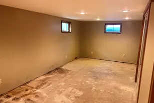 1408 Barberry Ln, Round Lake Beach, IL 60073 - Photo 8