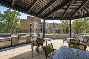 3930 N Pine Grove Ave, Chicago, IL 60613 - Photo 26