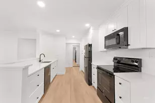 110 Willow Rd, Elmhurst, IL 60126 - Photo 2