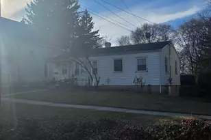 918 Lavoie Ave, Elgin, IL 60120 - Photo 2
