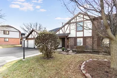 275 Wilmette Court #B1, Schaumburg, IL 60193 - Photo 2
