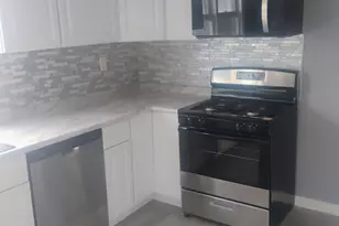 450 W 46th Pl, Chicago, IL 60609 - Photo 2