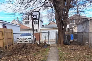 450 W 46th Pl, Chicago, IL 60609 - Photo 10