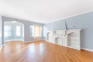 7628 S Essex Ave, Chicago, IL 60649 - Photo 2