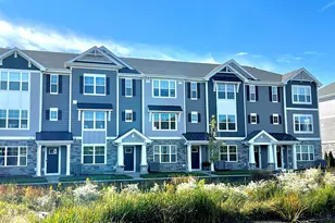 426 Lakeshore Ct, Saint Charles, IL 60174 - Photo 1