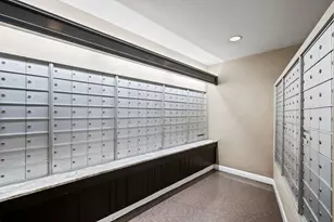 3930 N Pine Grove Ave, Chicago, IL 60613 - Photo 36