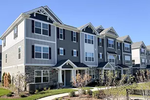 428 Lakeshore Ct, Saint Charles, IL 60174 - Photo 1