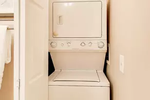 1136 W Pratt Blvd, Chicago, IL 60626 - Photo 18