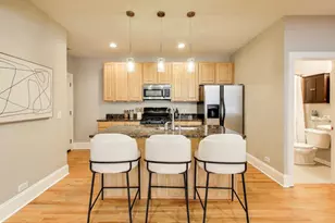 1136 W Pratt Blvd, Chicago, IL 60626 - Photo 8