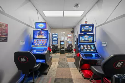 225 W Market Street, Somonauk, IL 60552 - Photo 10