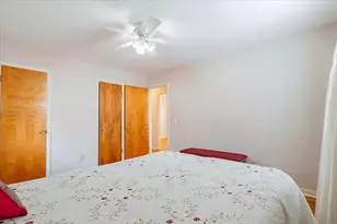 226 Fairway Dr, Bloomington, IL 61701 - Photo 16