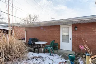 226 Fairway Dr, Bloomington, IL 61701 - Photo 22