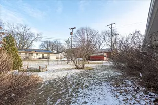 226 Fairway Dr, Bloomington, IL 61701 - Photo 26