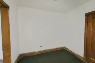 2641 W 69th St, Chicago, IL 60629 - Photo 4