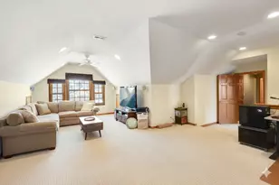 7513 Inverway Dr, Lakewood, IL 60014 - Photo 12