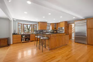 7513 Inverway Dr, Lakewood, IL 60014 - Photo 4