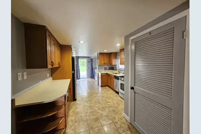 10N827 Hawthorne Street, Elgin, IL 60123 - Photo 2