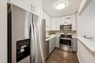 440 N McClurg Ct, Chicago, IL 60611 - Photo 12