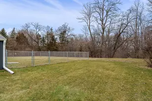 1369 Luanna Dr, Rockford, IL 61103 - Photo 10