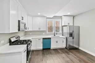 1009 8th St, Waukegan, IL 60085 - Photo 8