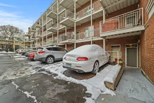 1801 W Addison St, Chicago, IL 60613 - Photo 20