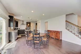 8288 Mulberry Dr, Woodridge, IL 60517 - Photo 4