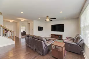 8288 Mulberry Dr, Woodridge, IL 60517 - Photo 2