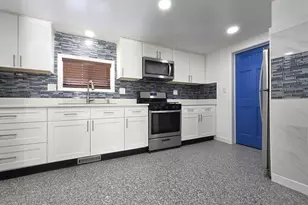 6N221 Virginia Rd, Roselle, IL 60172 - Photo 8