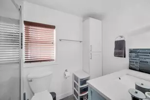 6N221 Virginia Rd, Roselle, IL 60172 - Photo 12