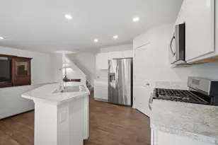 1145 Amber Dr, Cary, IL 60013 - Photo 10