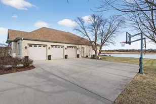 2804 Ninovan Ln, Minooka, IL 60447 - Photo 6