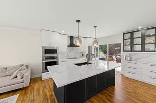 215 Longridge Ct, Naperville, IL 60565 - Photo 4