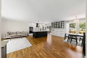 215 Longridge Ct, Naperville, IL 60565 - Photo 2