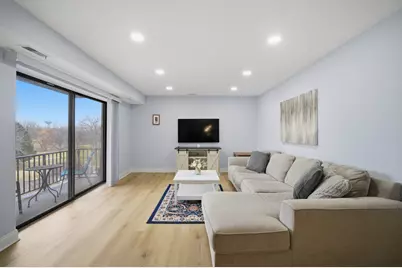 263 S Clubhouse Drive S #304, Palatine, IL 60074 - Photo 2