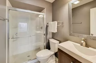 201 Thames Pkwy, Park Ridge, IL 60068 - Photo 18