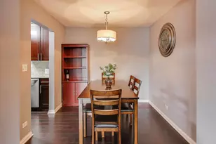 201 Thames Pkwy, Park Ridge, IL 60068 - Photo 8