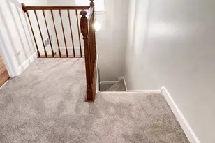 219 Green Knoll Ln, Streamwood, IL 60107 - Photo 8